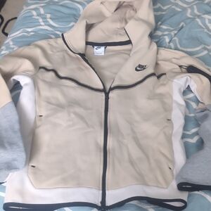 Tech Fleece Nike Beige and Black Jacket